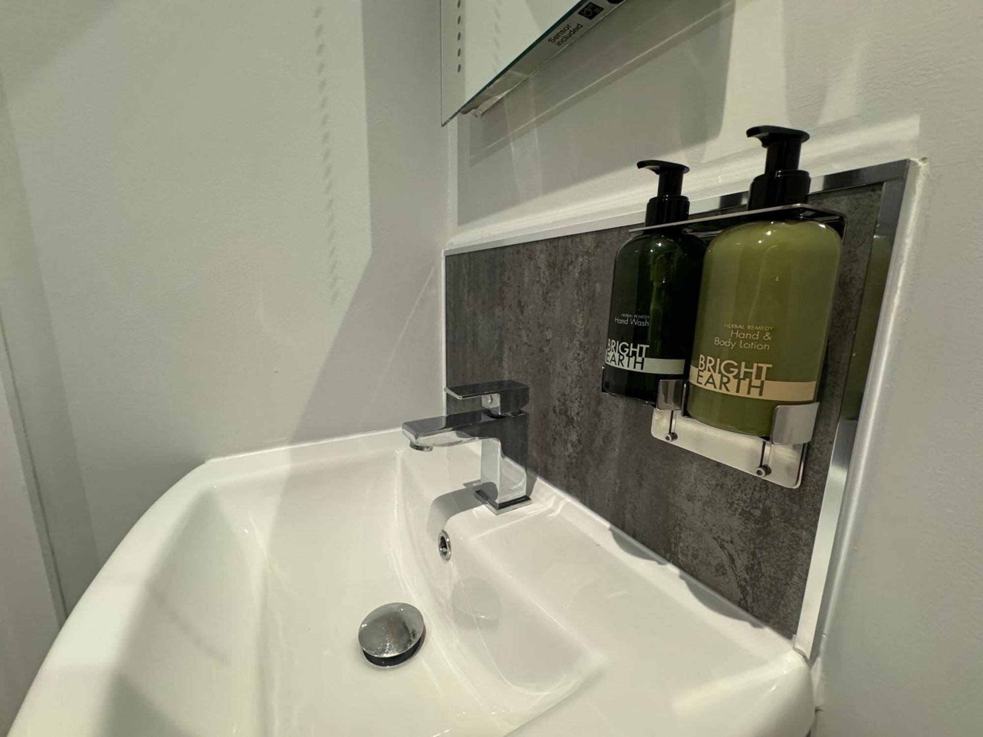Lymm Living Hotel Warrington  Ngoại thất bức ảnh
