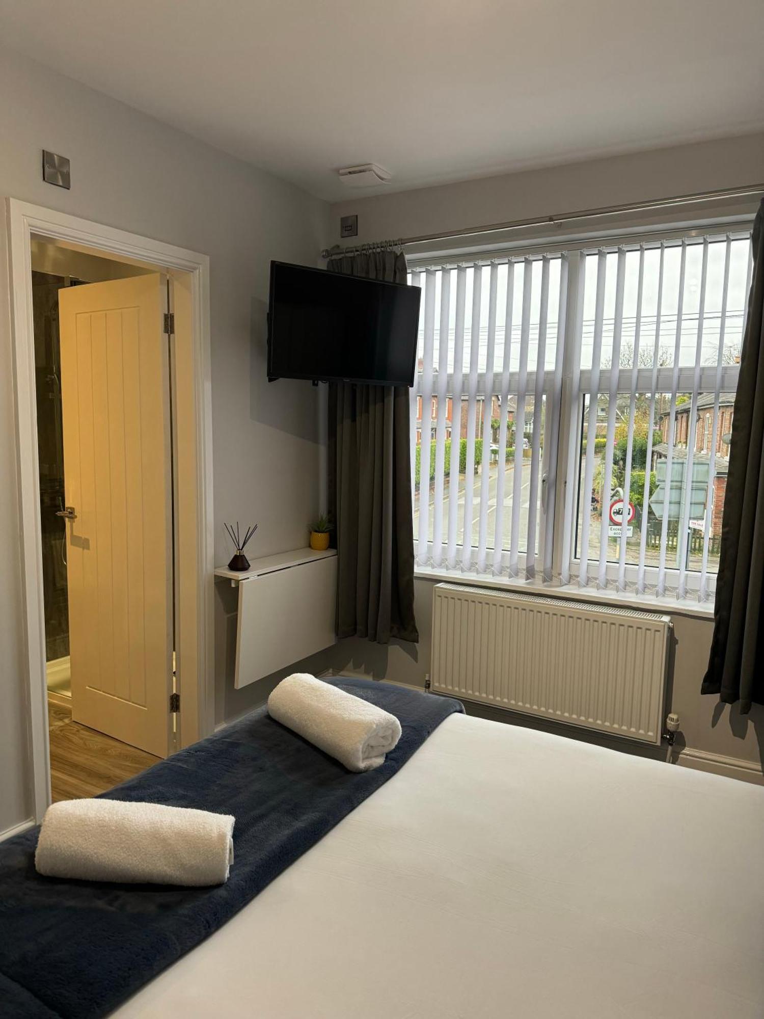 Lymm Living Hotel Warrington  Ngoại thất bức ảnh