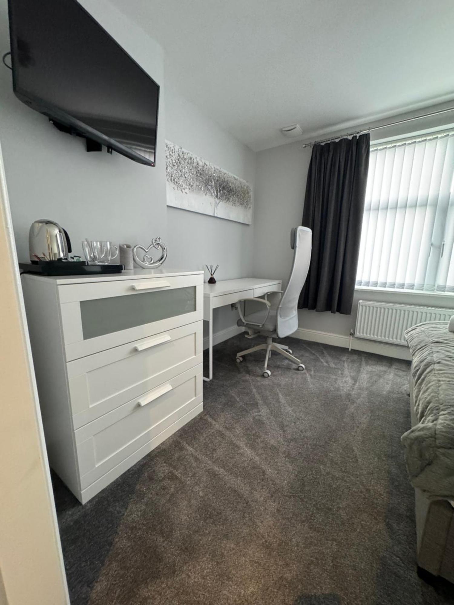Lymm Living Hotel Warrington  Ngoại thất bức ảnh