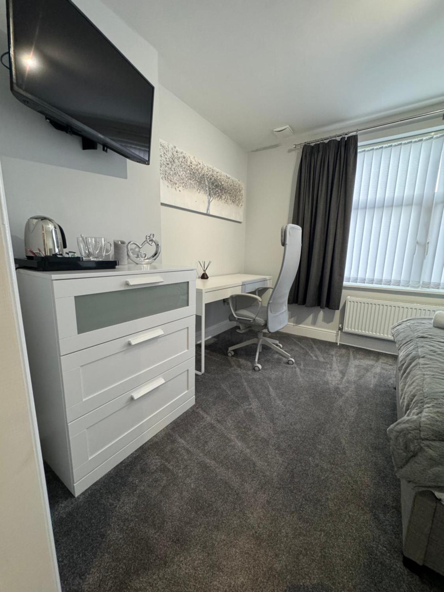 Lymm Living Hotel Warrington  Ngoại thất bức ảnh